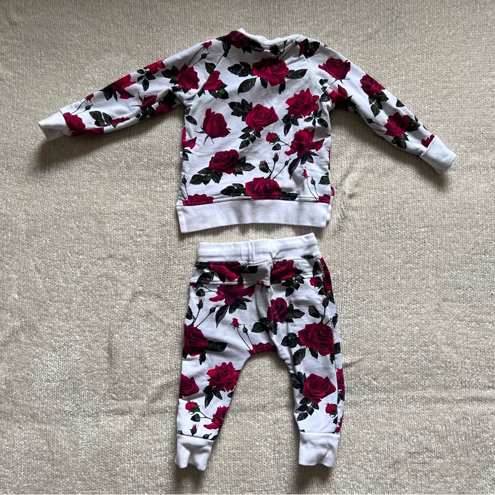 Bums & Roses Jogger Set - Picture 6 of 7